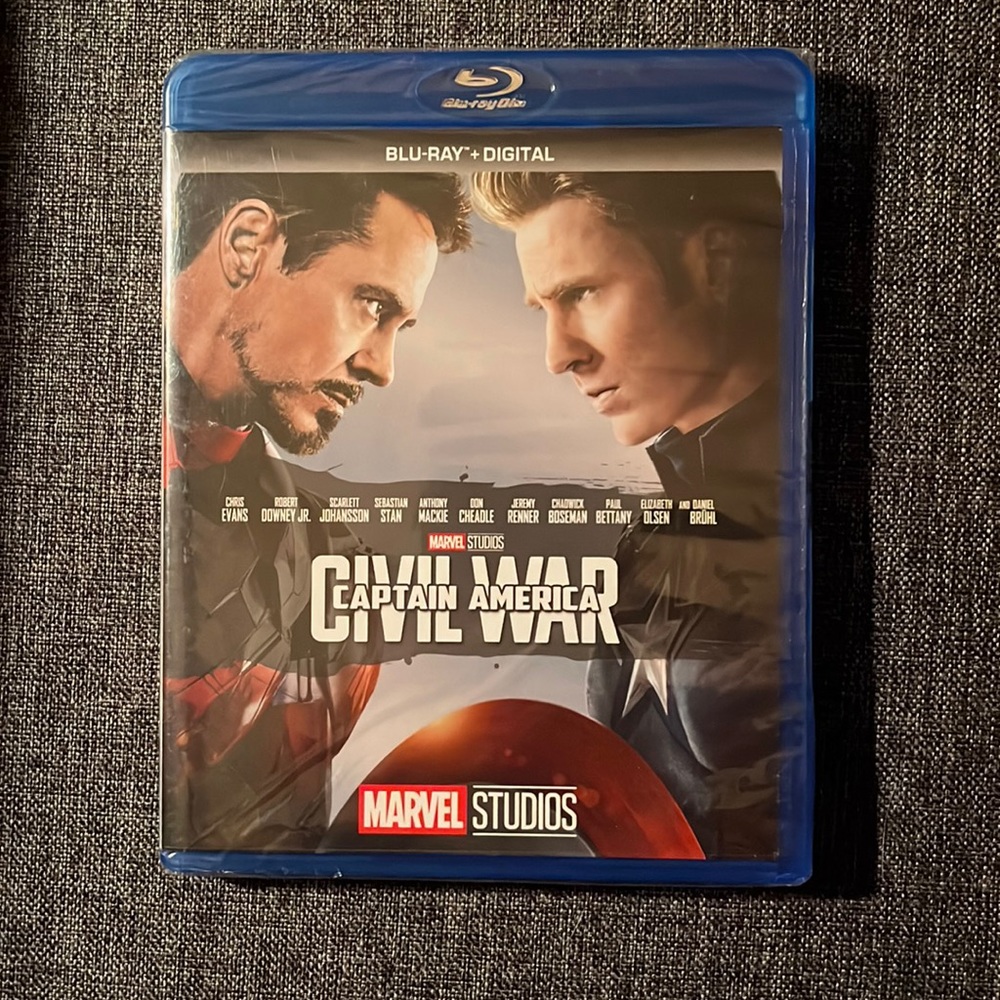 Captain America-Civil War;Blu-ray+Digital;Brand NEW; marvel;bonus extras;$18